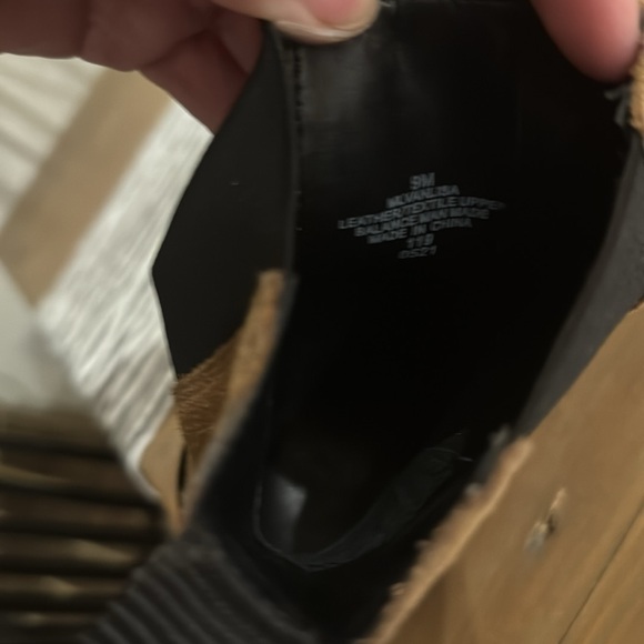 Marc Fisher Vanlisa Lug Sole Chelsea Heeled Combat Suede Brown Boots - Size 9 - Picture 7 of 7